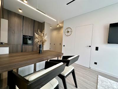 квартира по адресу Героев Майдана ул., 15
