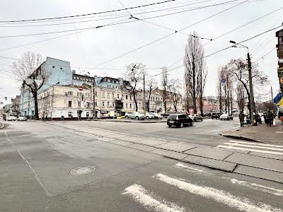 квартира по адресу Межигорская ул., 22