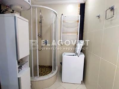 квартира за адресою Раїси Окіпної вул., 10б