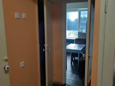 квартира за адресою Романа Шухевича просп. (Генерала Ватутіна), 30