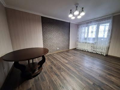 квартира за адресою с. Святопетрівське, Теплична вул., 38