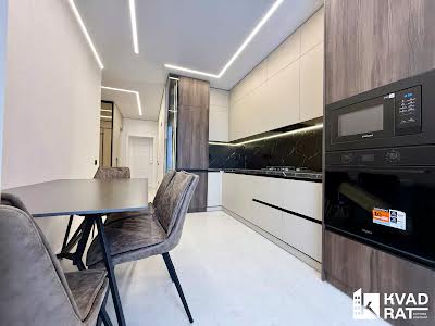 квартира за адресою Височана вул., 18