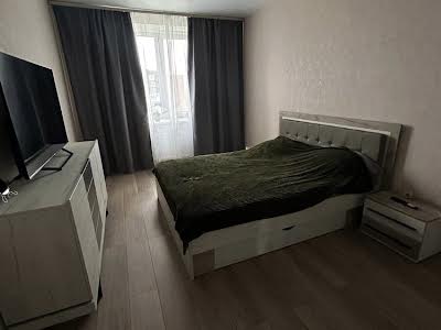 квартира за адресою Нижня Берегова вул., 2/2м