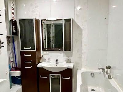 квартира за адресою Героїв Оборони вул., 10-А