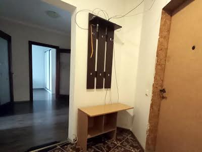 квартира за адресою Драгоманова вул., 1-Л
