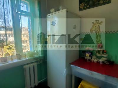 квартира за адресою Лахтинська вул., 15