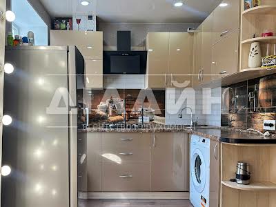 квартира за адресою Портова вул., 15б