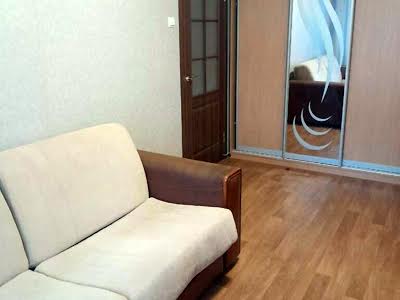 квартира за адресою Софії Русової вул., 3