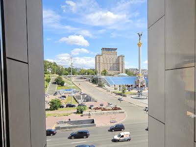 коммерческая по адресу Незалежності пл., 2