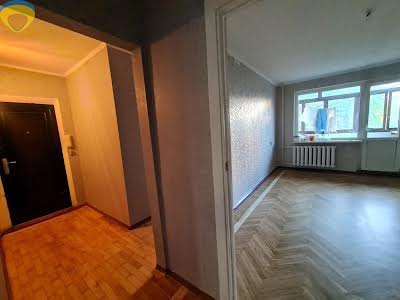 квартира за адресою Генерала Петрова вул., 52