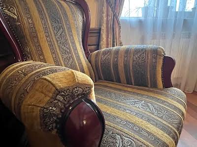квартира за адресою Захисників України вул., 5
