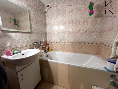 квартира по адресу Степана Бандери ул., 22/2