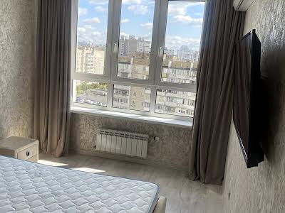 квартира за адресою Драгоманова вул., 10