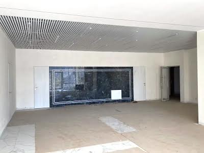 комерційна за адресою Лугова, 13ж