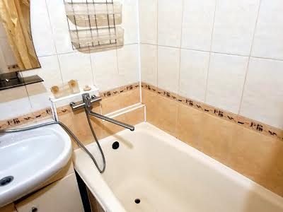 квартира за адресою Булаховського, 38