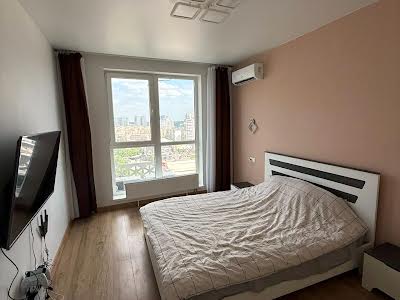 квартира по адресу Ревуцкого ул., 40-В