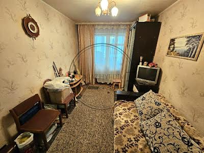 квартира за адресою Райдужна вул., 4