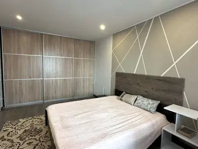 квартира за адресою Ревуцького вул., 18