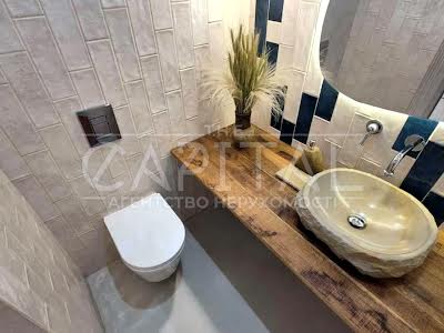комерційна за адресою Кудрявська вул., 16