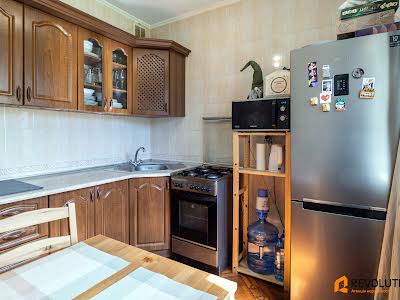 квартира за адресою Ревуцького вул., 30/1