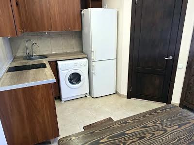 квартира за адресою Центральна вул., 90