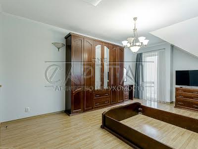 дом по адресу с. Белогородка, Чернобыльская