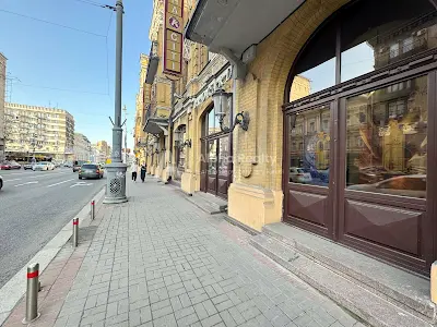 коммерческая по адресу Большая Васильковская ул. (Красноармейская), 1-3