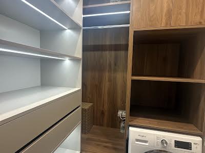 квартира за адресою Залізнична вул., 9-А