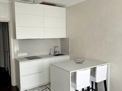 квартира за адресою Салютна вул., 2-Б