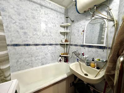 квартира за адресою Володимира Івасюка просп. (Героїв Сталінграду), 42б