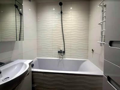 квартира за адресою Андрія Первозванного вул. (Стахурського), 4