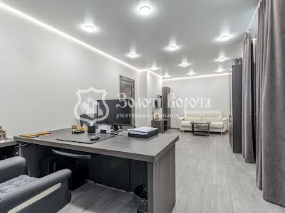 комерційна за адресою Любомира Гузара просп. (Космонавта Комарова), 11