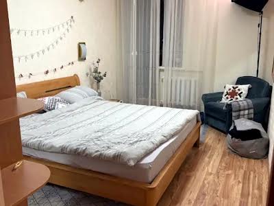 квартира за адресою Набережна Перемоги вул., 136-А