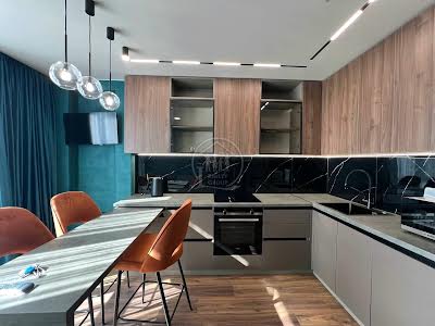 квартира за адресою Літературна вул., 10Б