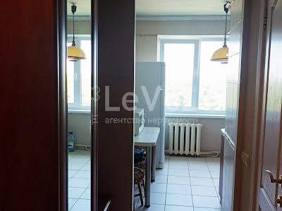 квартира за адресою Космонавта Поповича вул. (Космонавта Волкова), 4