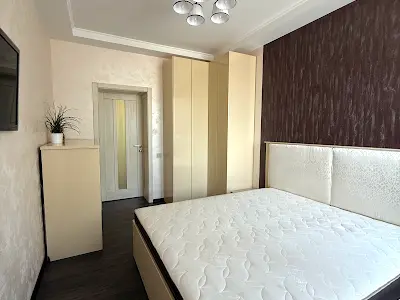 квартира за адресою Максима Славинського вул. (Красноводська), 1