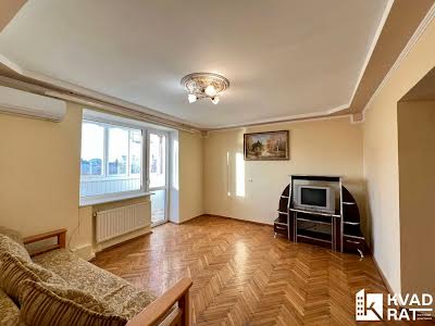 квартира за адресою Євгена Коновальця вул., 44