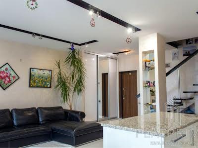 квартира за адресою Регенераторна вул., 4