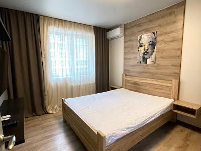квартира за адресою Героїв Небесної Сотні просп., 126/10