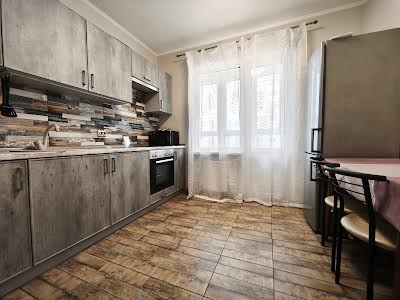 квартира по адресу Софии Русовой ул., 5-Б
