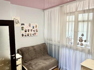 квартира за адресою Середня вул., 24 к3
