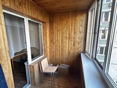 квартира за адресою Драгоманова вул., 12-А