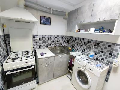 квартира за адресою Віктора Ярмоли вул., 28
