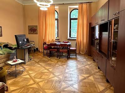 комерційна за адресою Івана Франка вул., 65