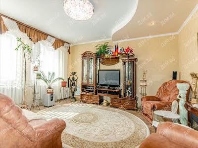 дом по адресу Центральна, 1