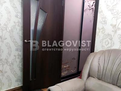квартира за адресою Солом'янська вул., 16