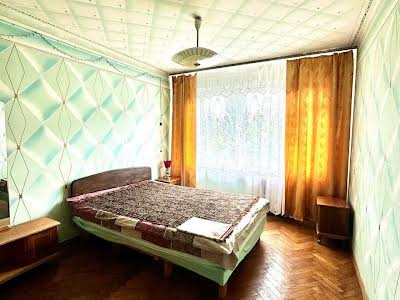 квартира за адресою Мілютенка вул., 40/16