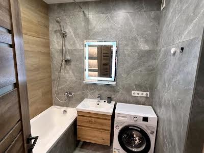 квартира за адресою Шота Руставелі вул., 9