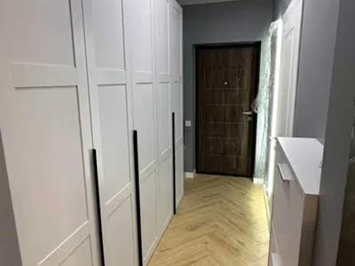 квартира за адресою Дніпровська набережна вул., 17