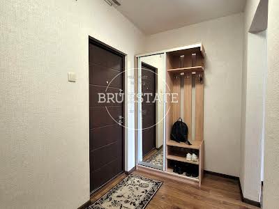 квартира за адресою Драгоманова вул., 8-Б